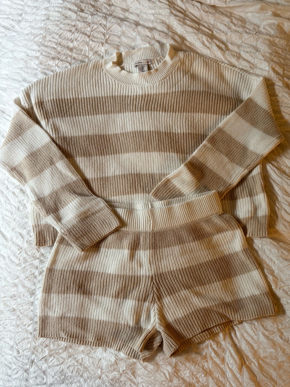Sincerely Jules Women’s L Cream Beige Striped Knit Sweater & Shorts Matching Set